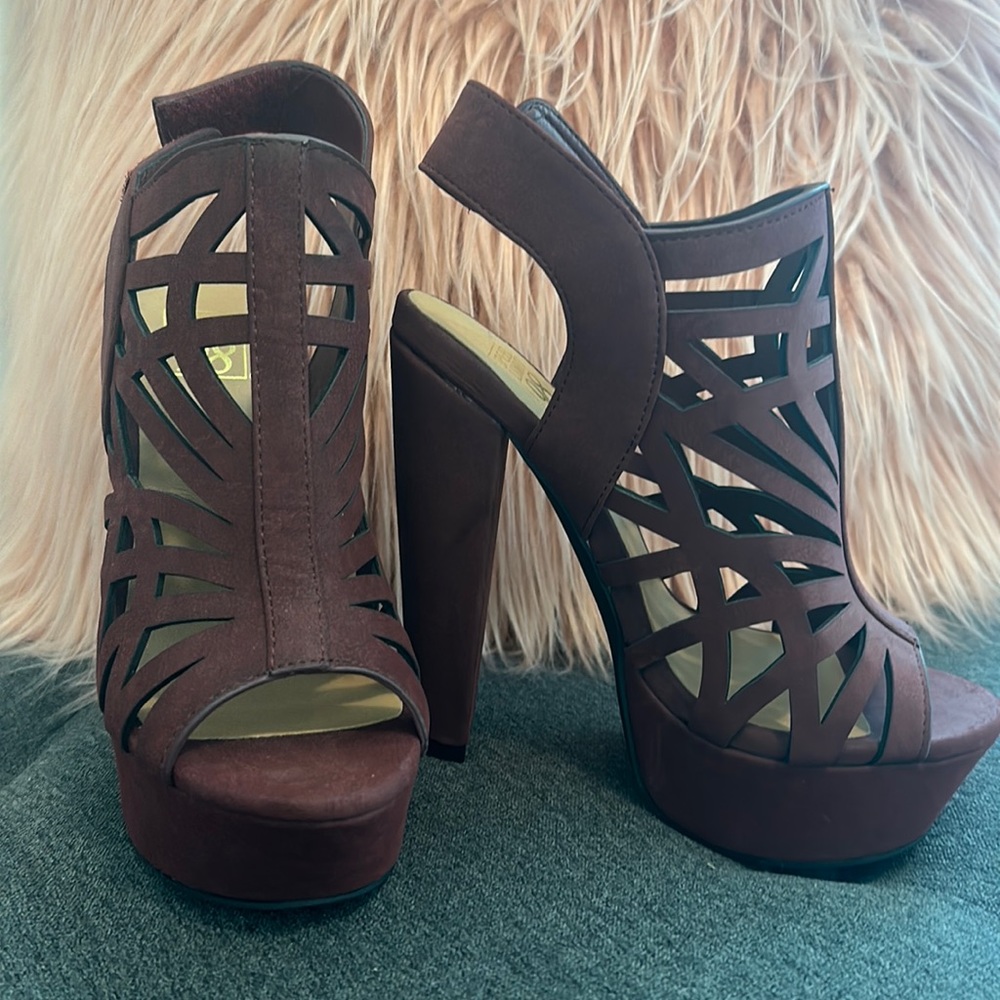 SEXY HEELS!!